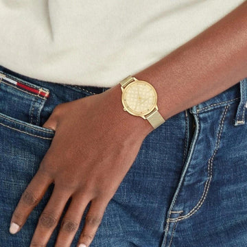 Ρολόι Tommy Hilfiger Iris 1782588, με χρυσό μπρασελέ και χρυσό καντράν διαμέτρου 36mm με χρυσούς δείκτες.